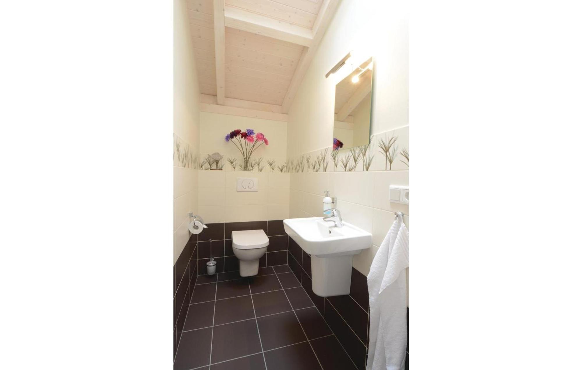 3 Bedroom Cozy In Holiday home
