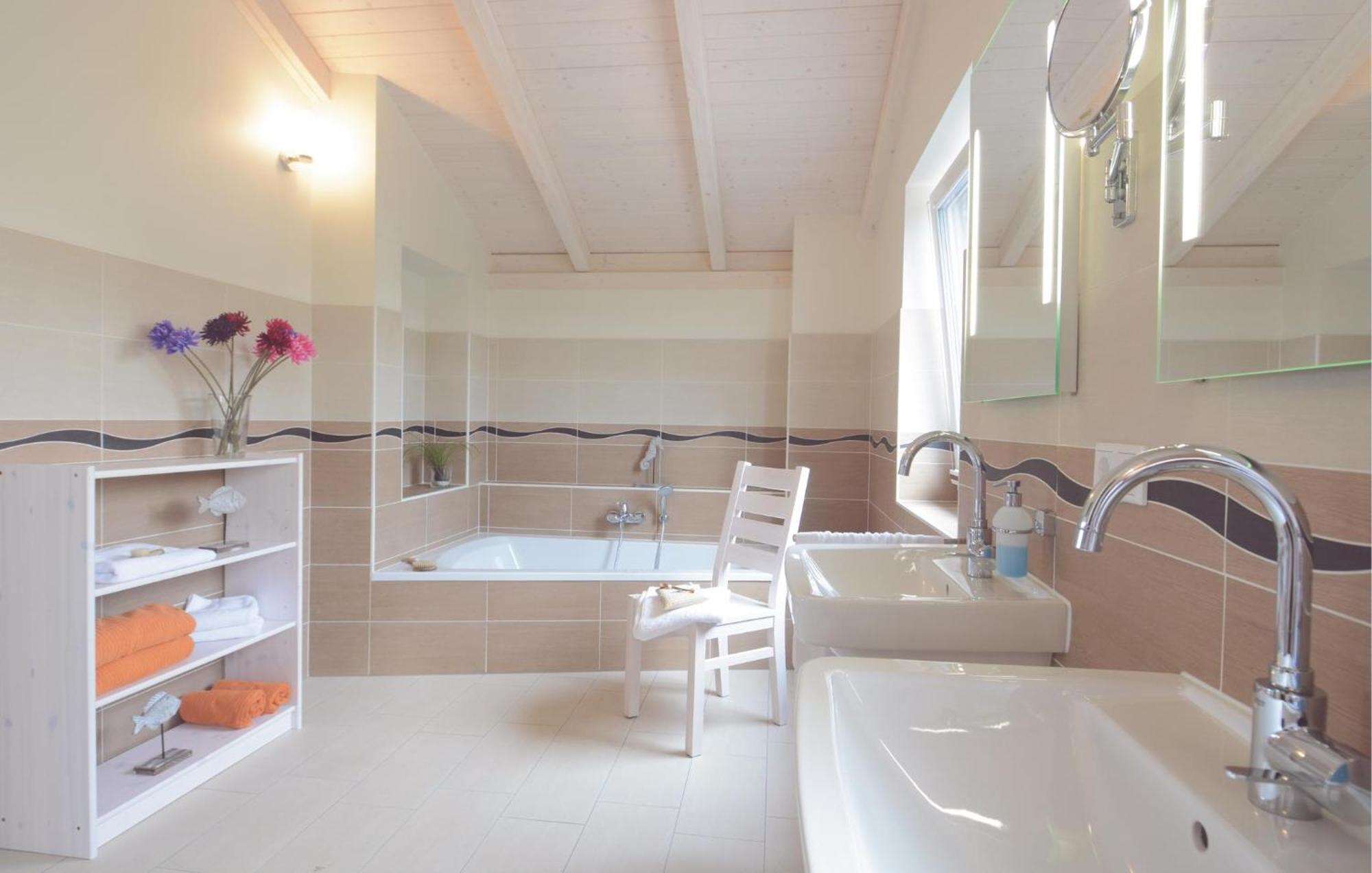Holiday home 3 Bedroom Cozy In *